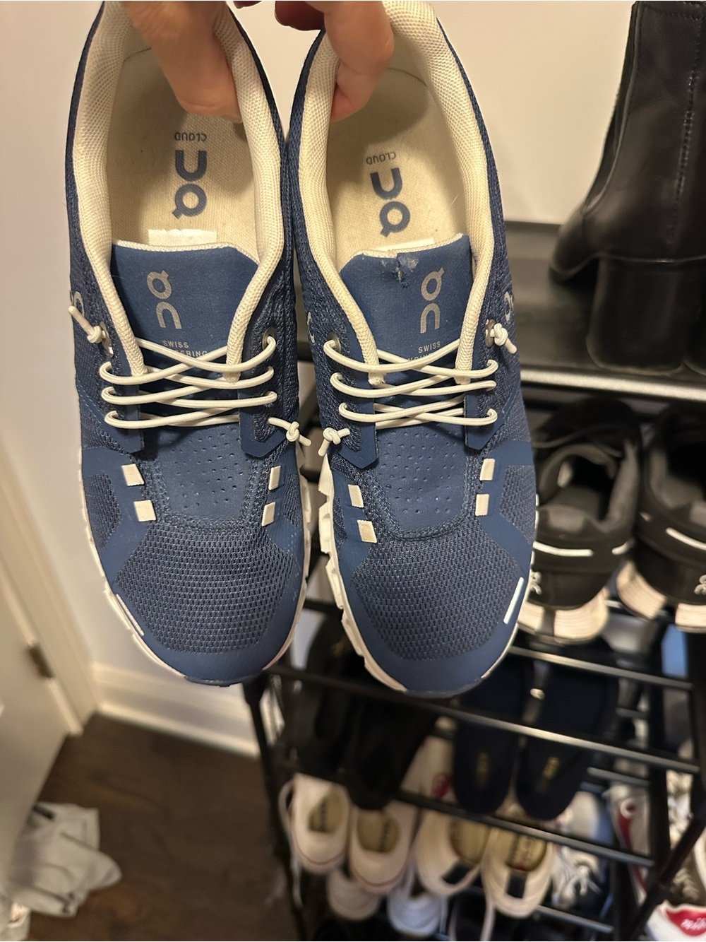 On Running Women’s Navy Blue Cloud Athletic Sneakers